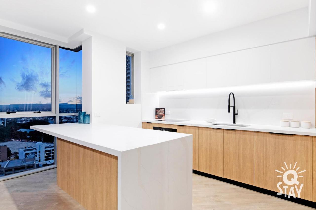 Chevron Renaissance - 3 Bedroom - Q Apartment