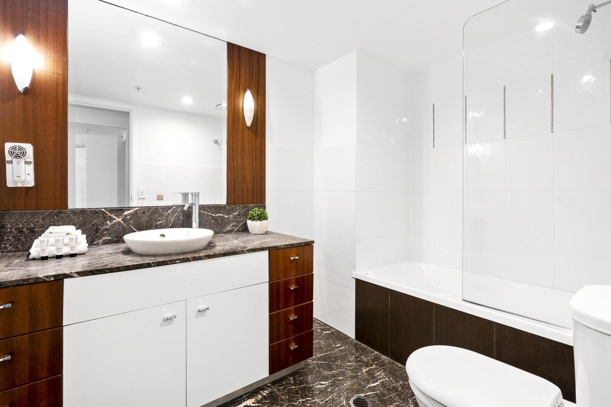 Chevron Renaissance - 3 Bedroom - Q * Gold Coast