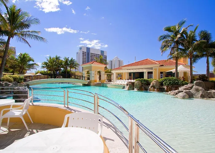 Chevron Renaissance - 3 Bedroom Apartments - Q Stay