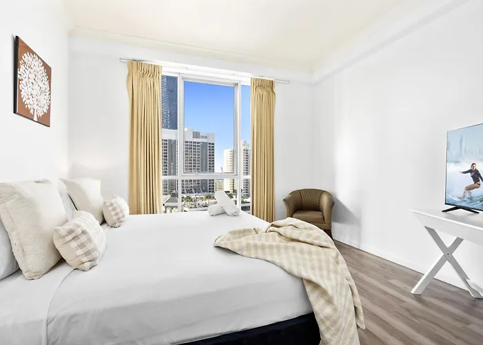 Chevron Renaissance - 3 Bedroom Apartments - Q Stay