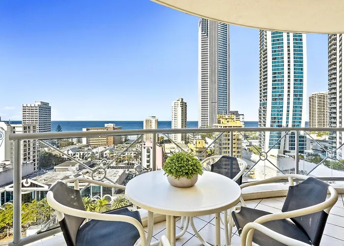 Chevron Renaissance - 3 Bedroom Apartments - Q Stay