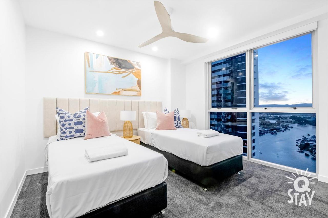 Chevron Renaissance - 3 Bedroom - Q Apartment
