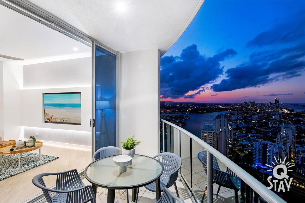 Chevron Renaissance - 3 Bedroom - Q Apartment