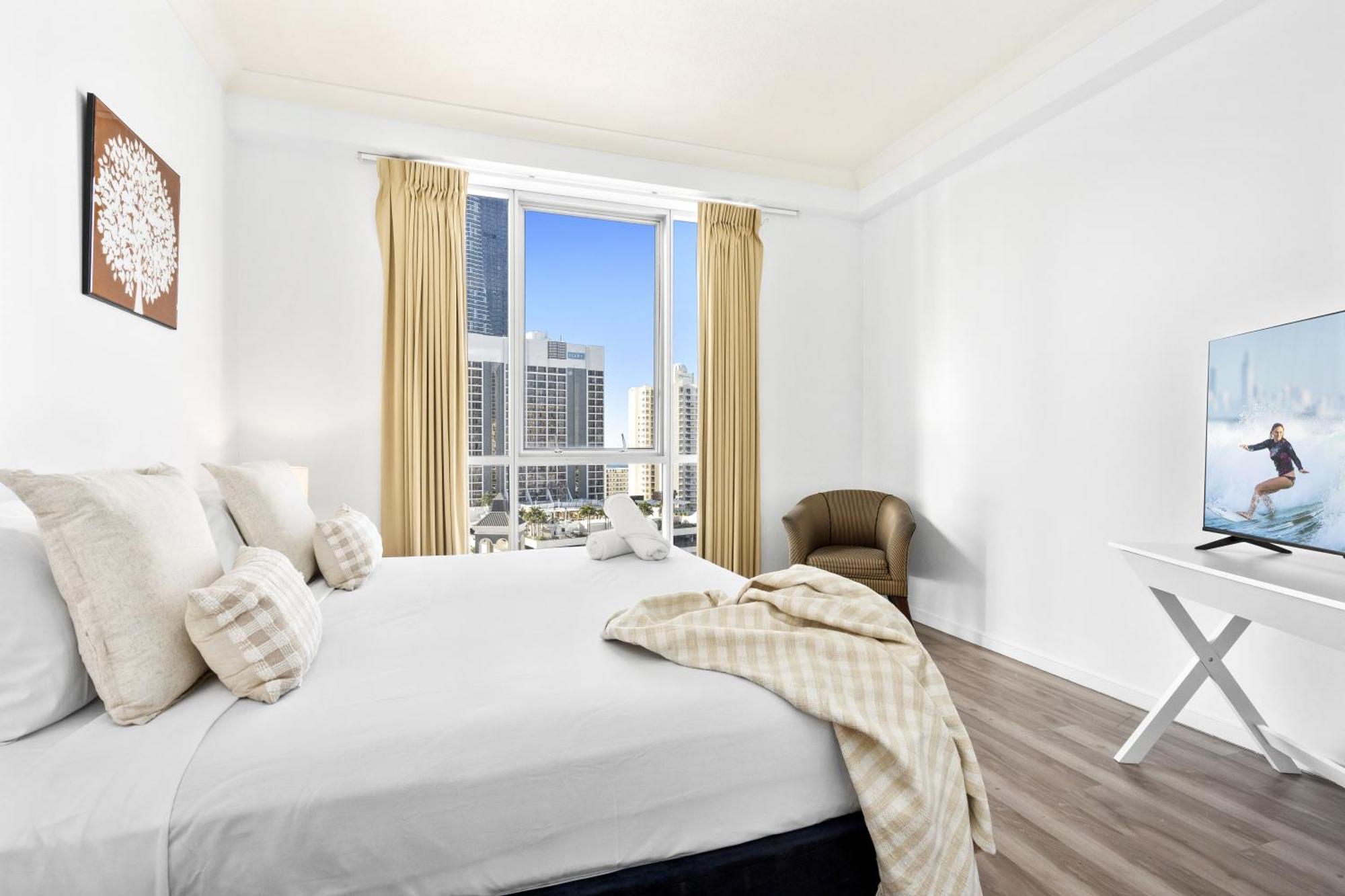 Chevron Renaissance - 3 Bedroom - Q Apartment