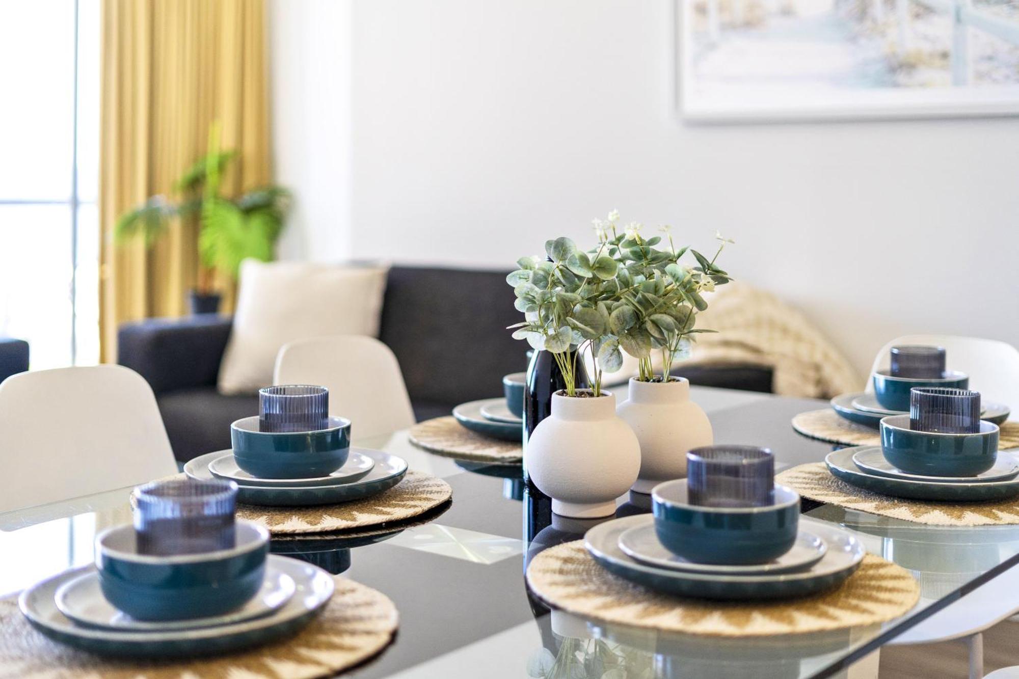 Chevron Renaissance - 3 Bedroom - Q Apartment *